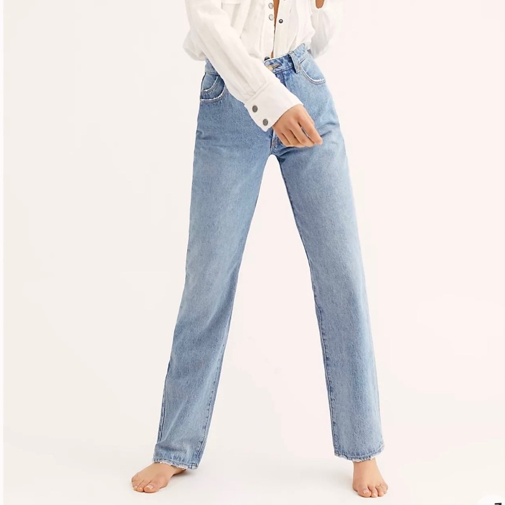 Rolla’s Women’s Classic Straight High Rise Blue Denim Jeans, Size 31